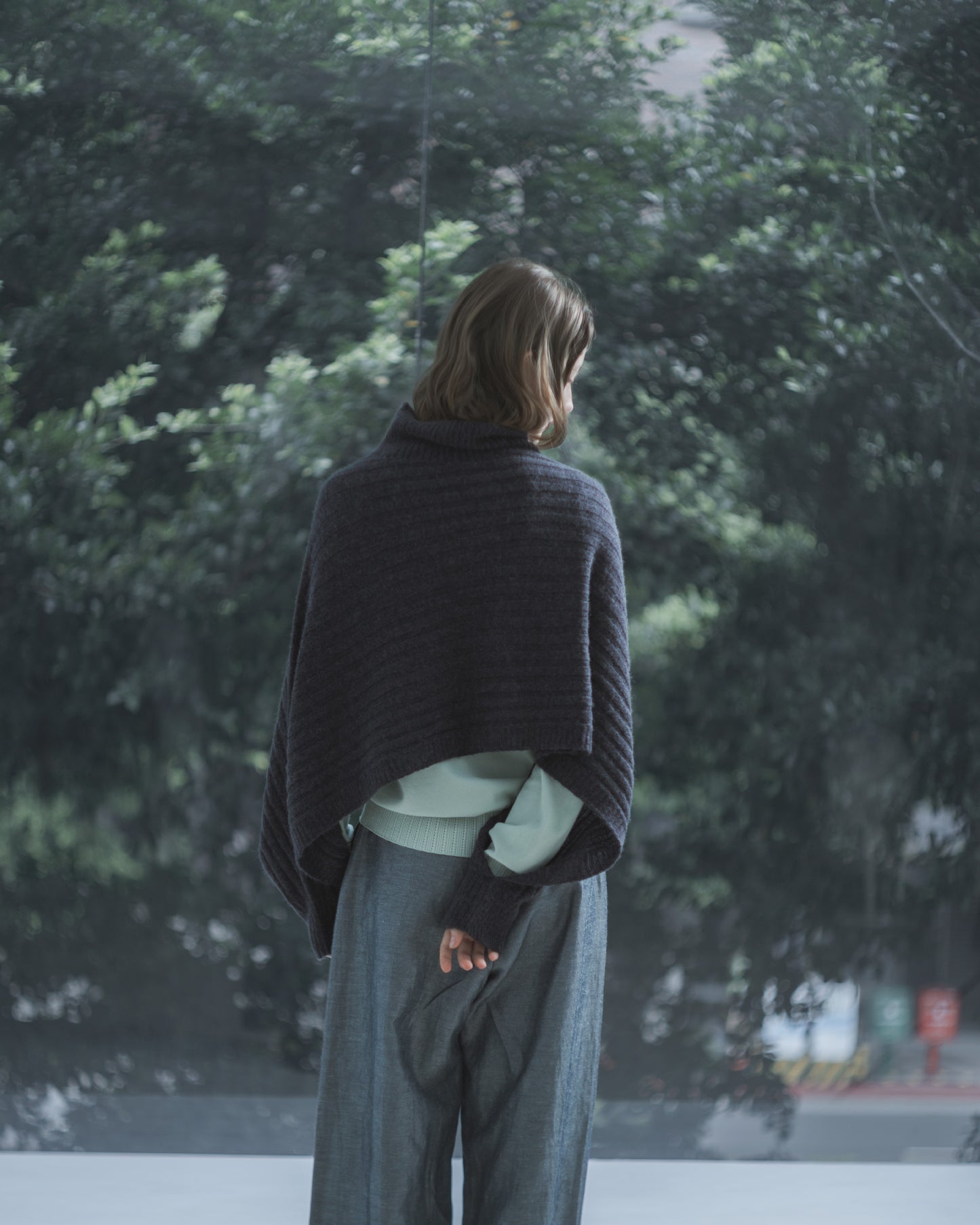 高領橫紋寬袖針織上衣(鐵灰)