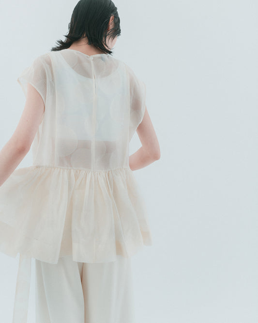 米黃圓點透膚澎澎上衣