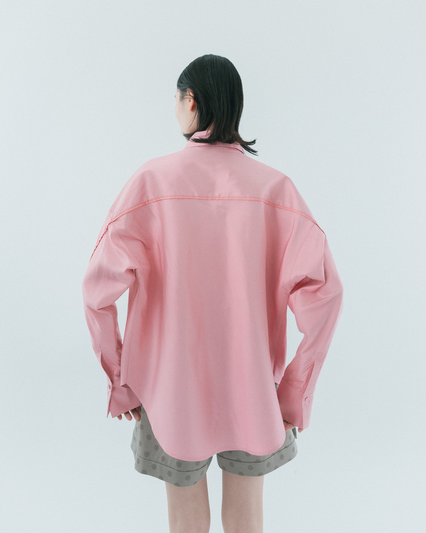 粉蠶絲落肩襯衫
