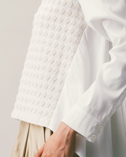 米白格緹花後長前短襯衫