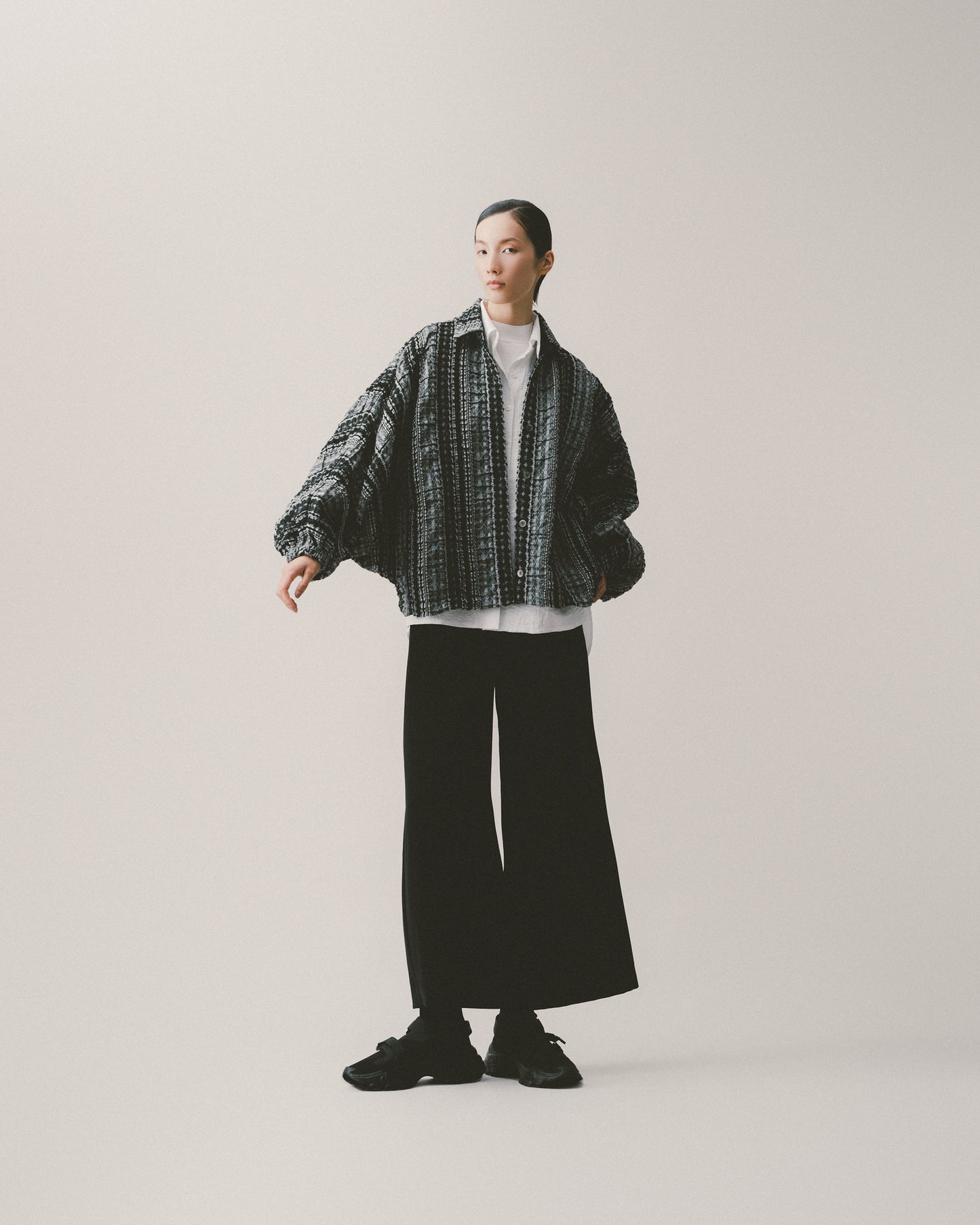黑灰色條紋外套