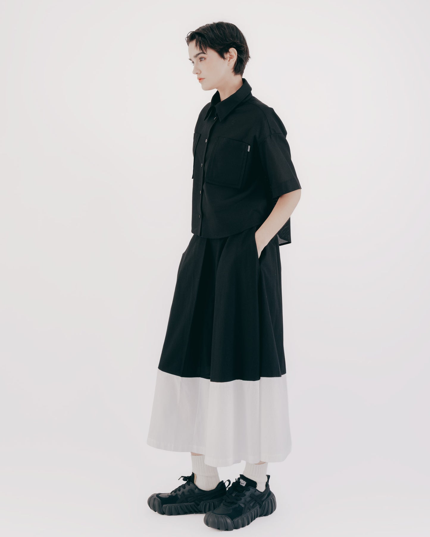 菱格織紋方型結構短襯衫(黑色)