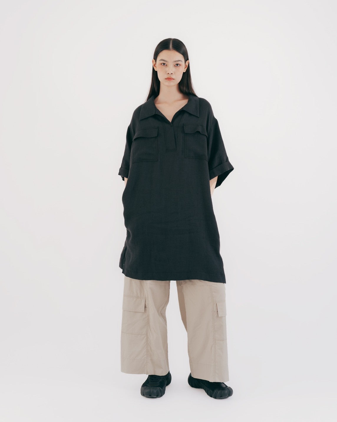 Workwear-style double-pocket half-open dress (black and gray)