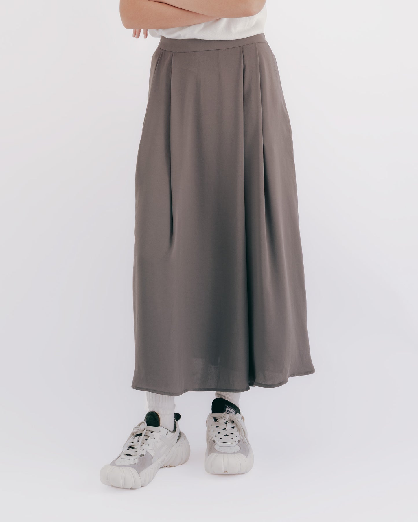 Gray-green matte textured pleated skirt