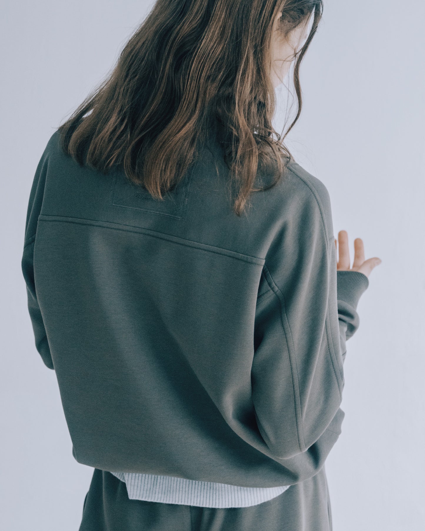 結構剪裁立領上衣(深灰綠)