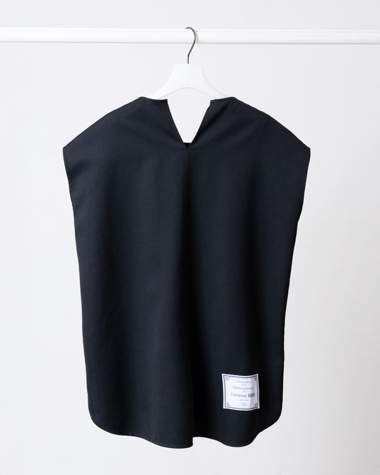 極簡黑斜紋側釦背心