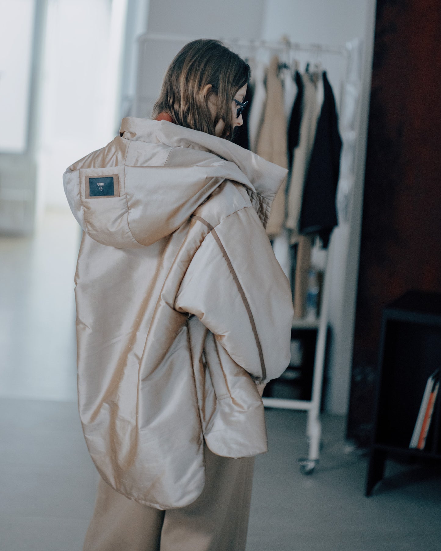 連帽絲質羽絨外套(金色)