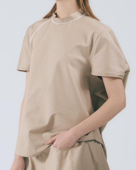 斜肩蕾絲立體輪廓上衣 (卡其)