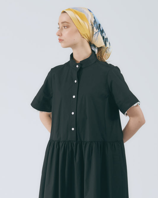 立領抽摺長洋裝(黑色)