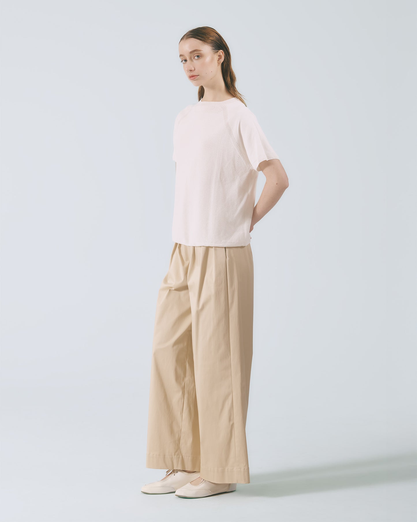 一體成型拉克蘭針織上衣