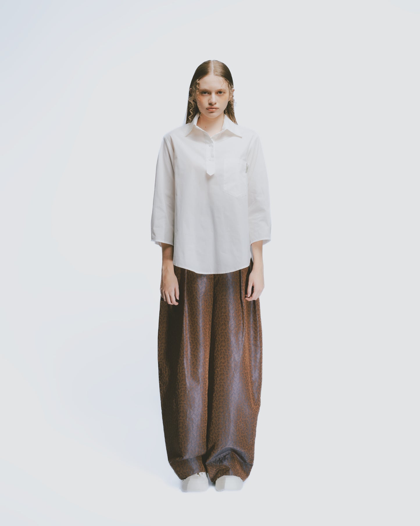 Pure white three-quarter sleeve half-collar shirt