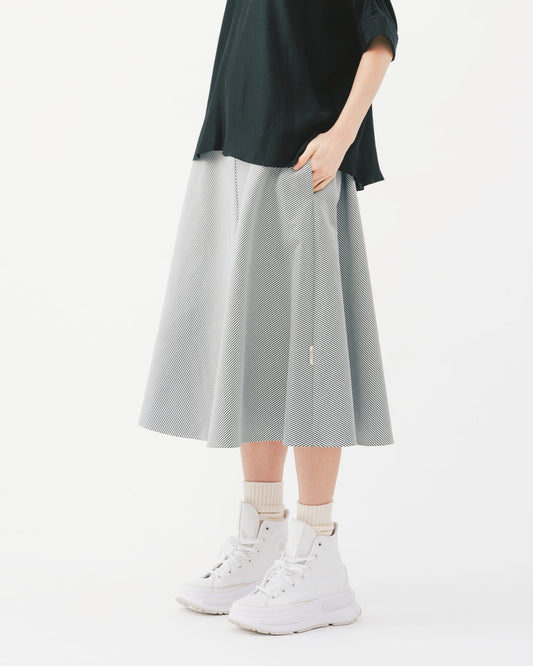 黑白條A字中長裙