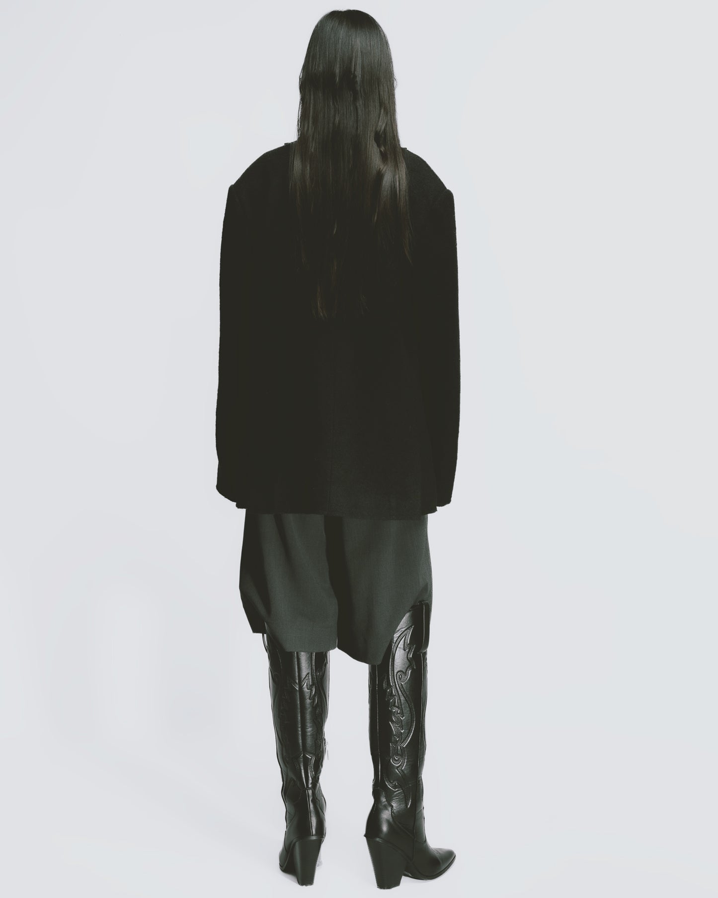 Cut-edge woolen collar suit jacket (black)