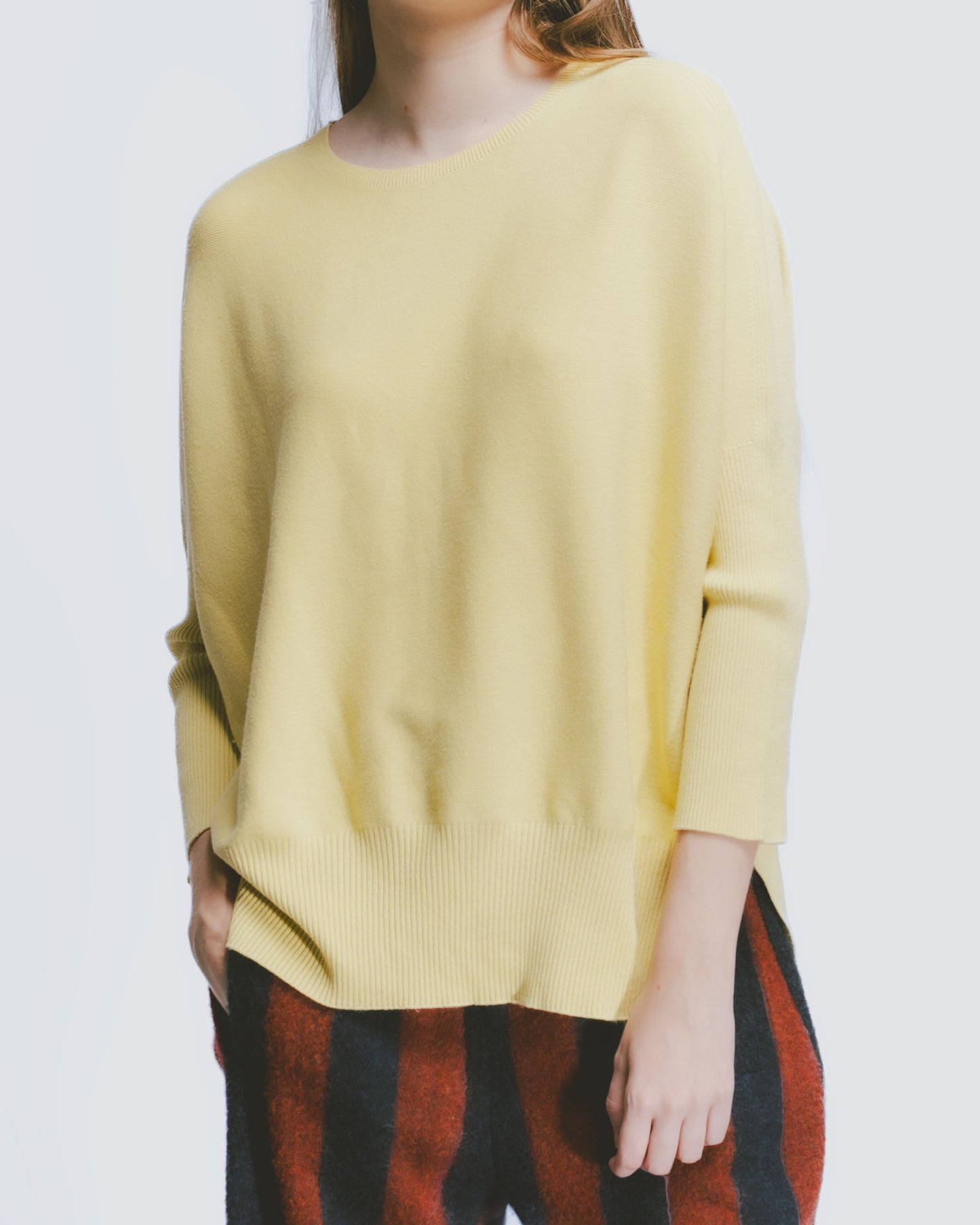 One-piece wide-sleeved crew neck top (yellow)