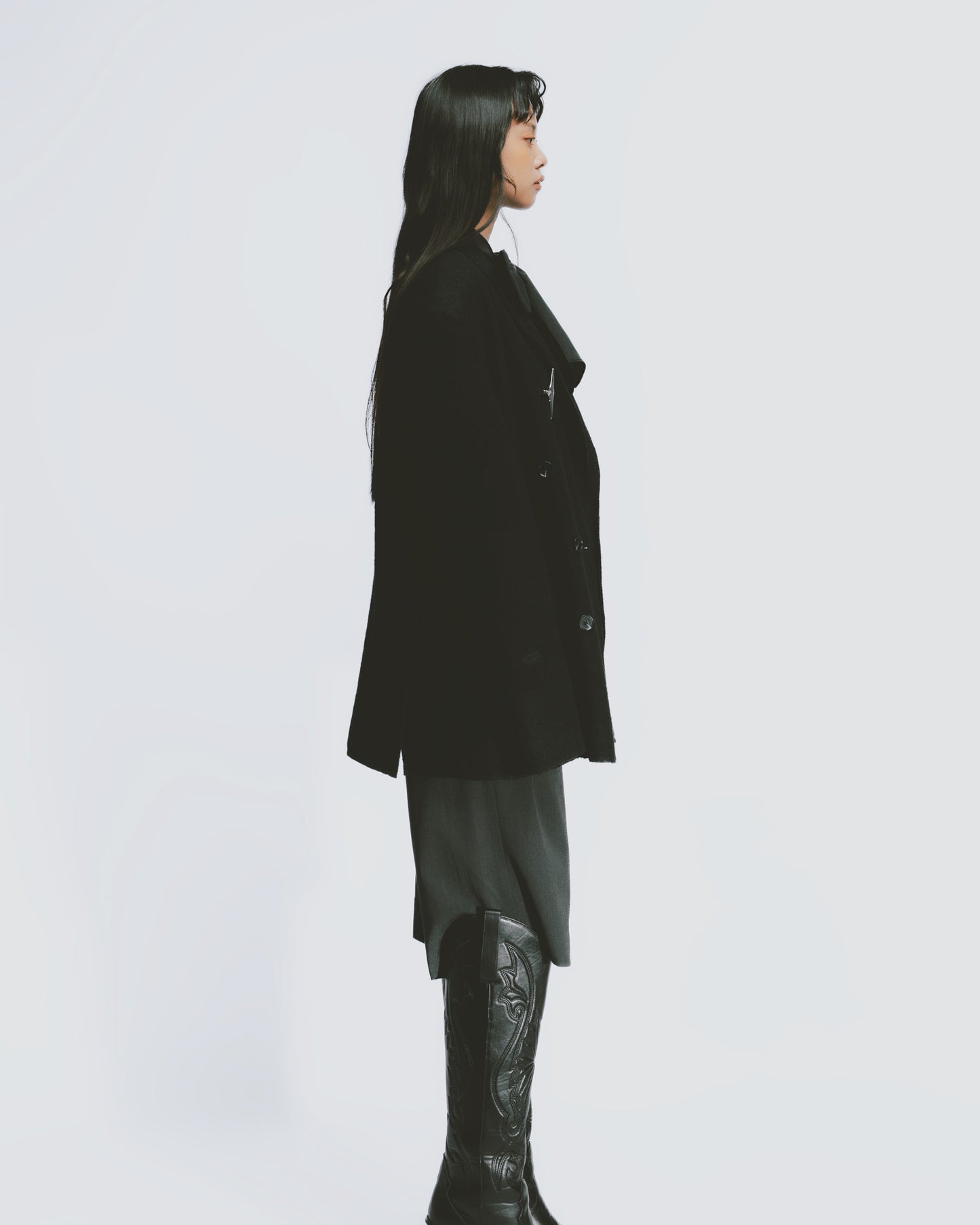 Cut-edge woolen collar suit jacket (black)