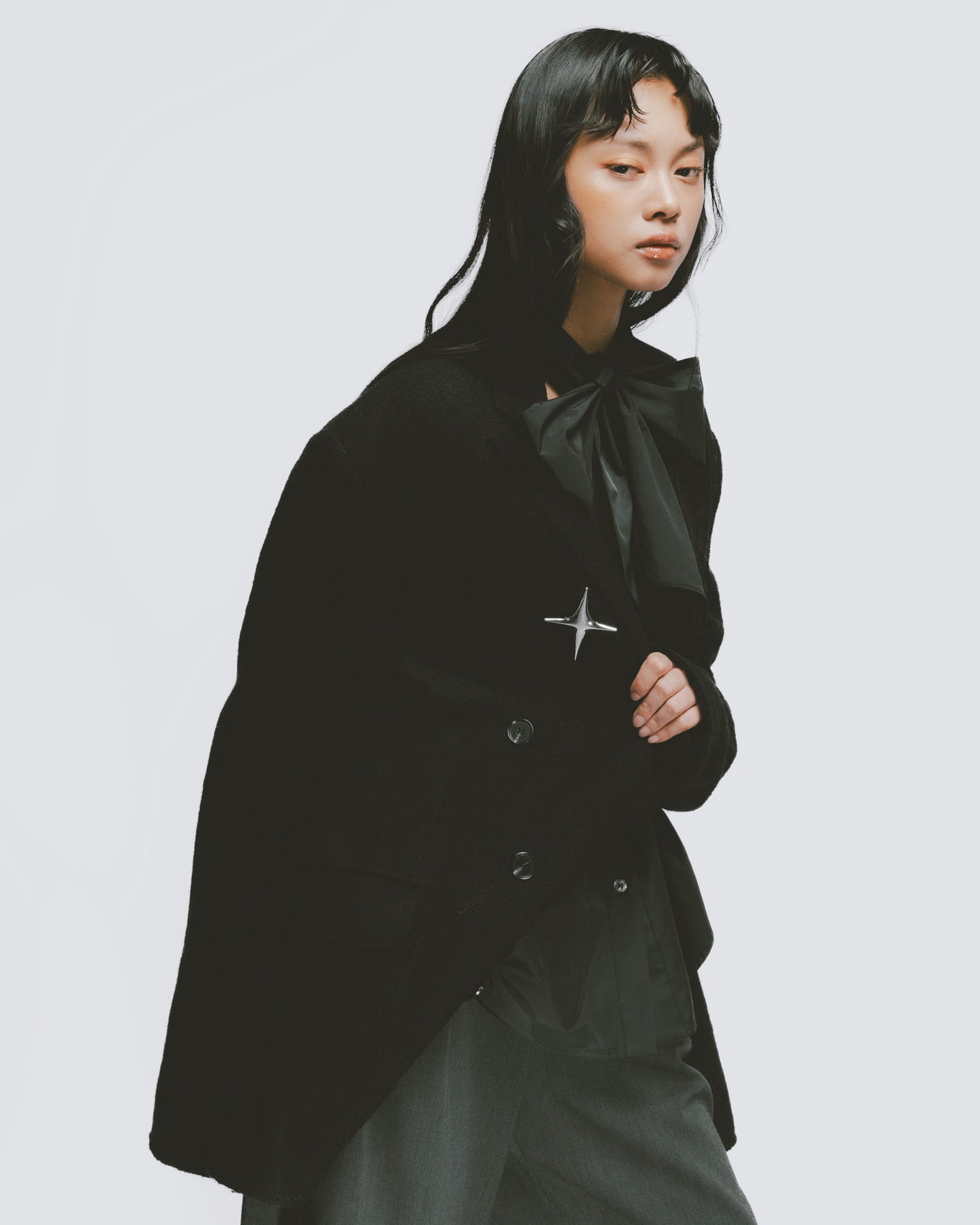 Cut-edge woolen collar suit jacket (black)