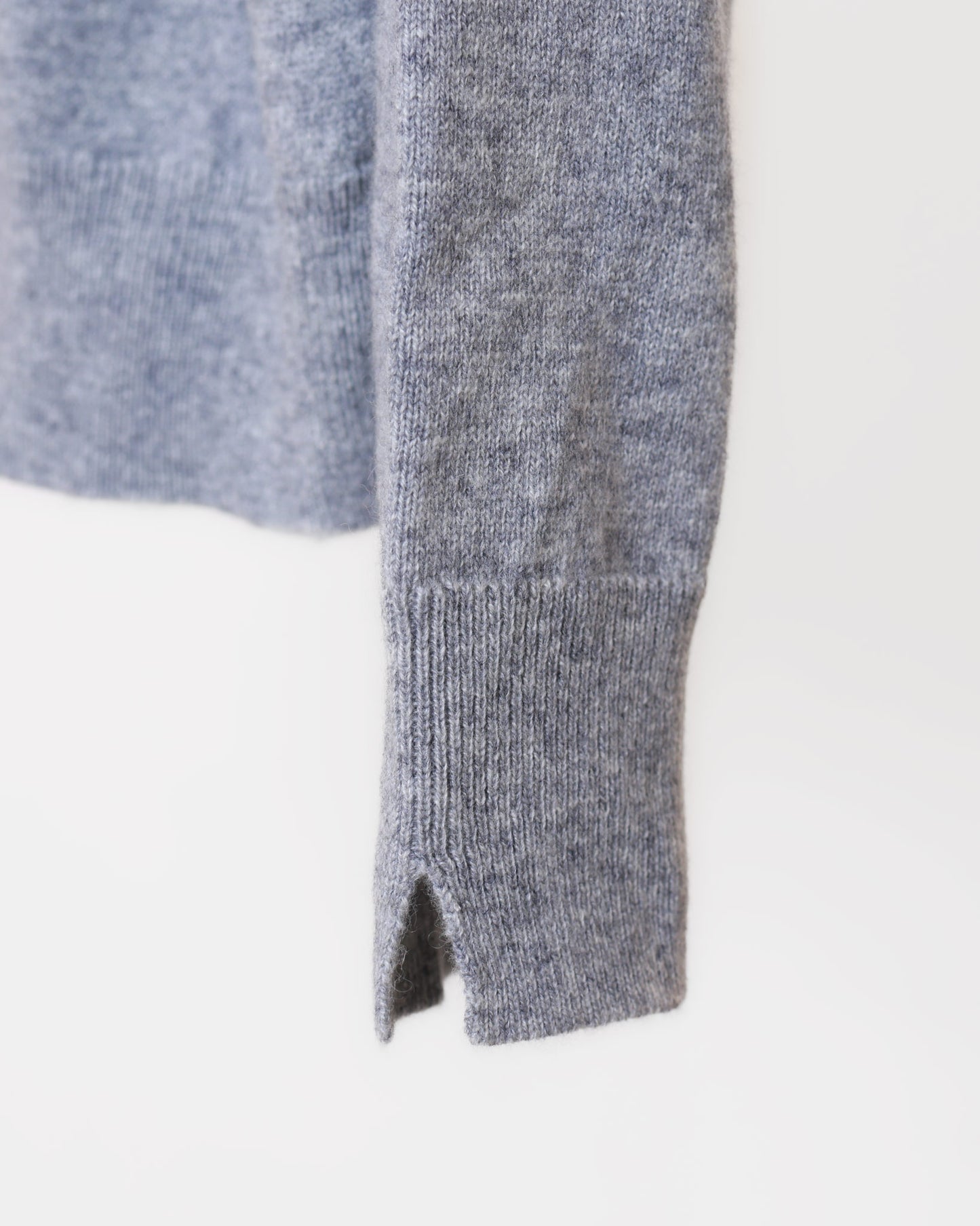 羊絨圓領針織上衣