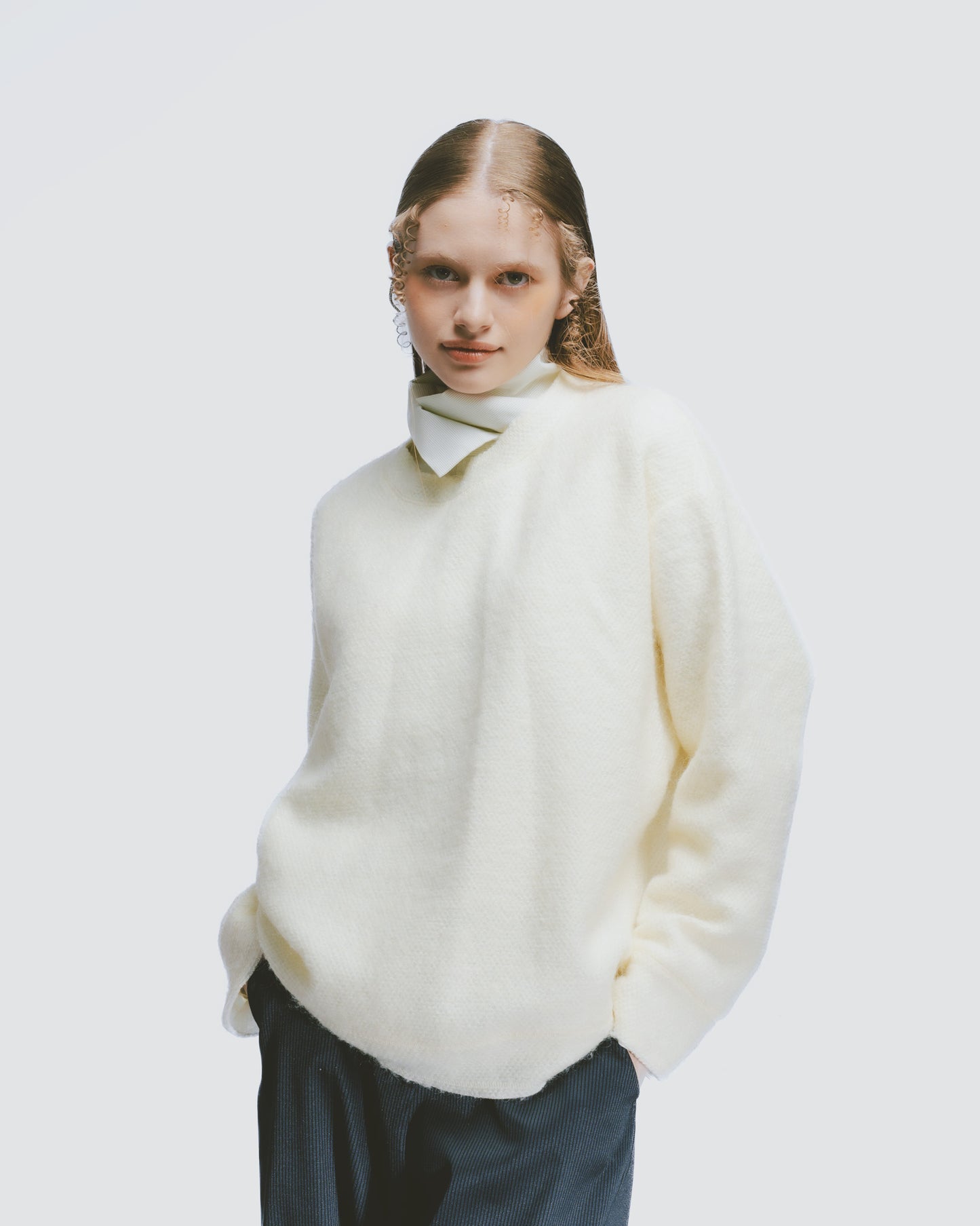 Angora blended cut edge university T (white)