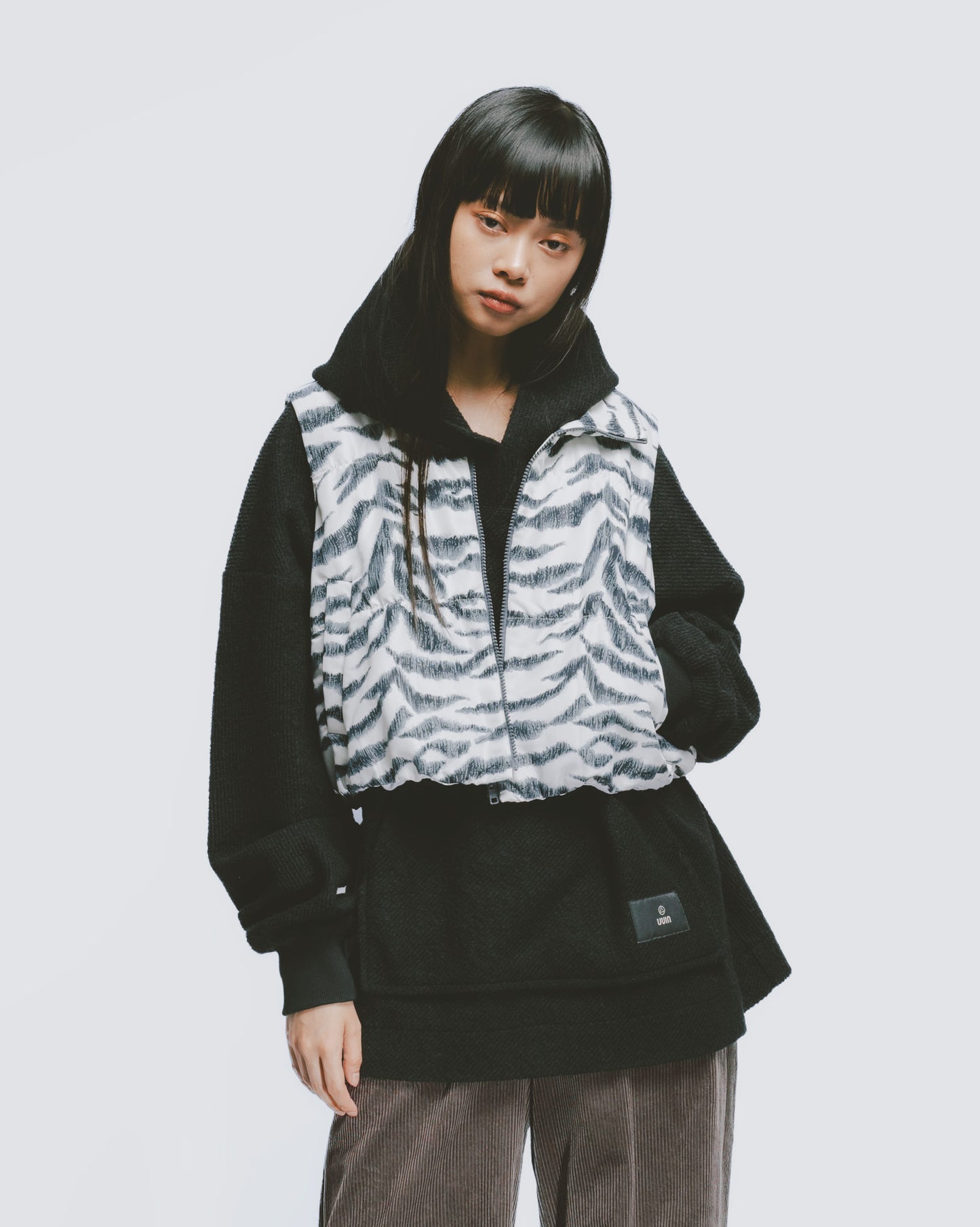 Tiger print stand collar short quilted vest
