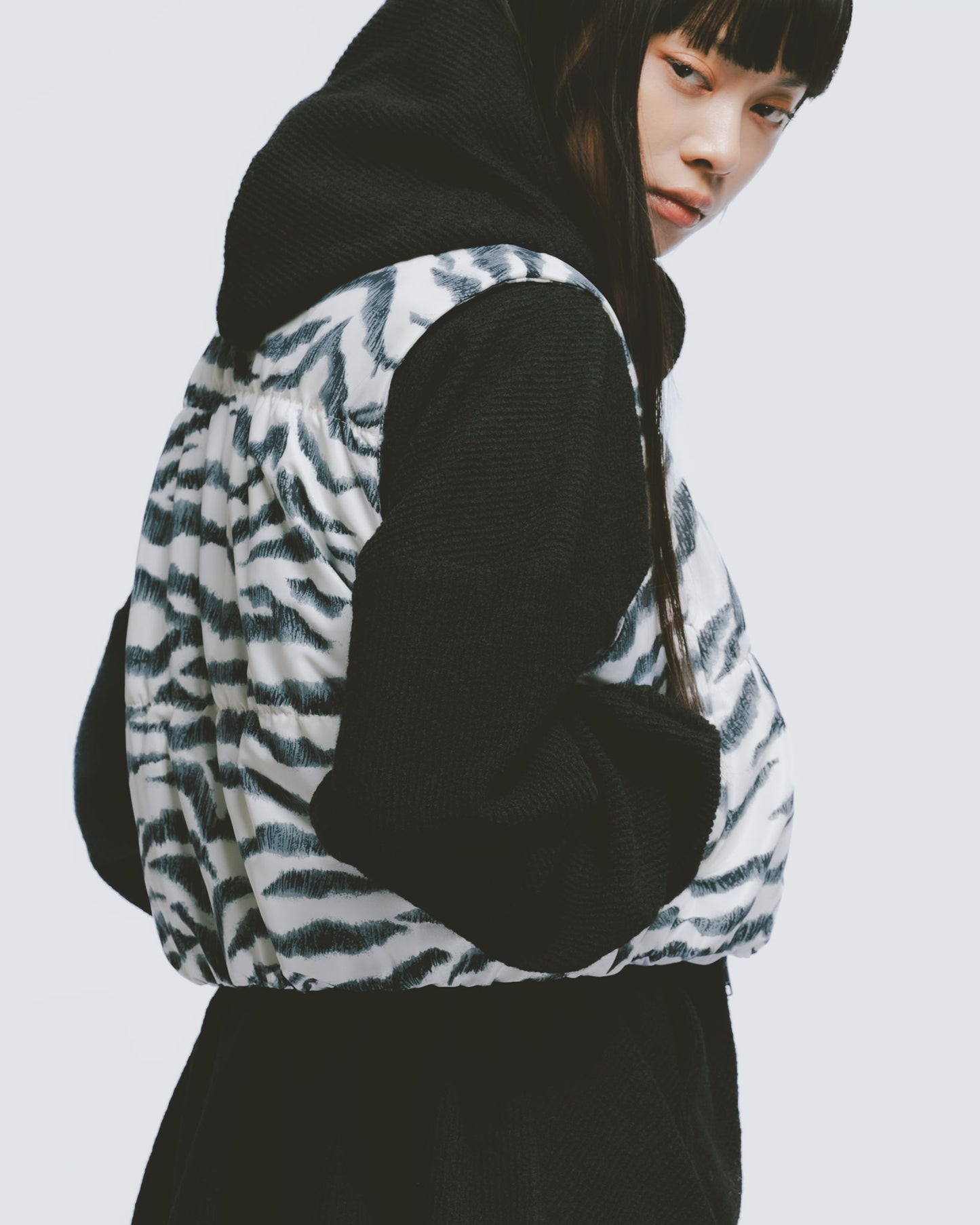 Tiger print stand collar short quilted vest