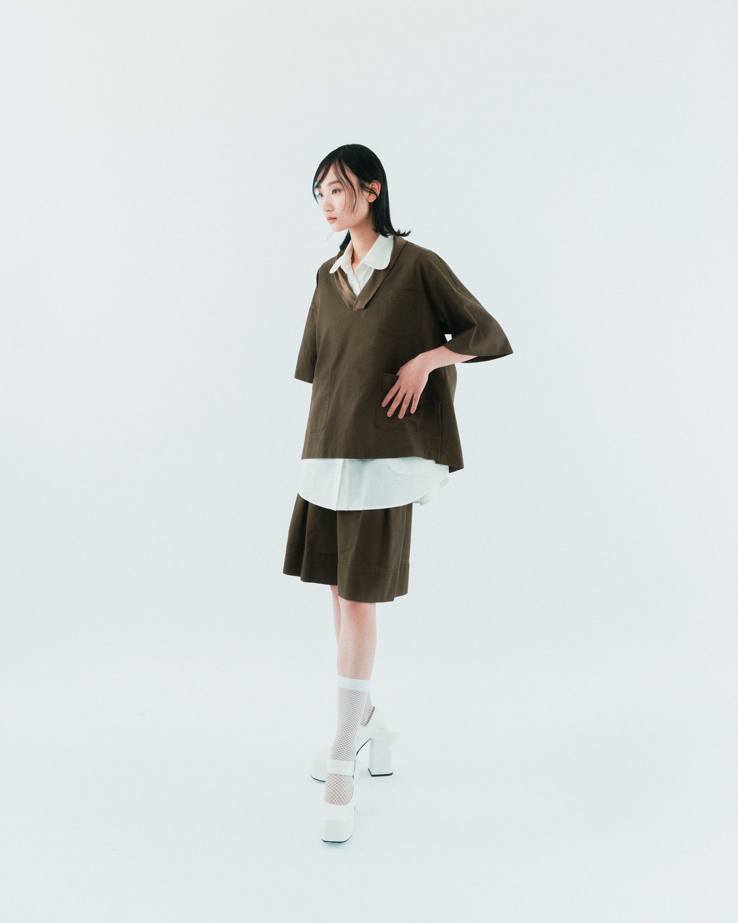 綠大褶五分短褲