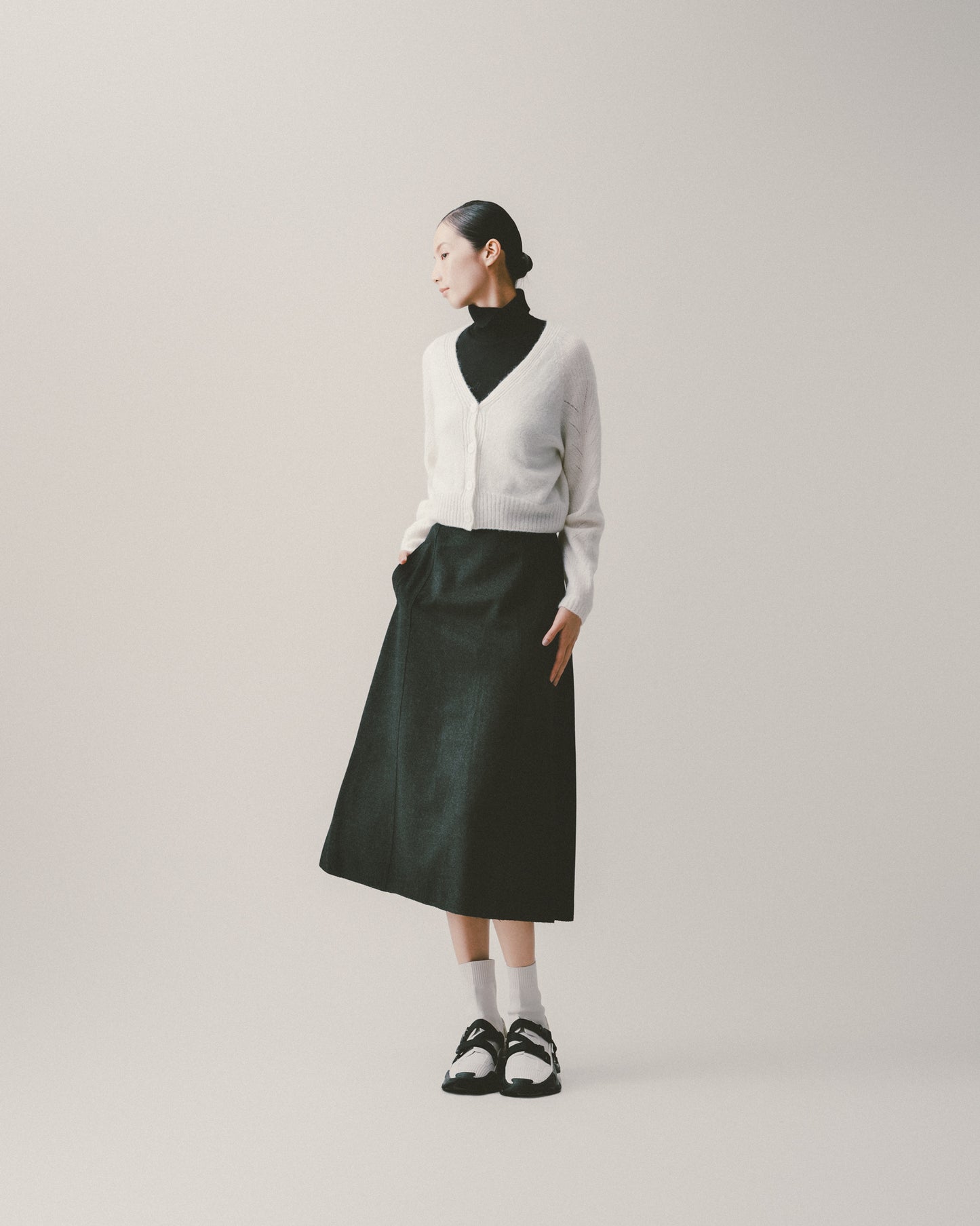 Off-white short-sleeved jacket