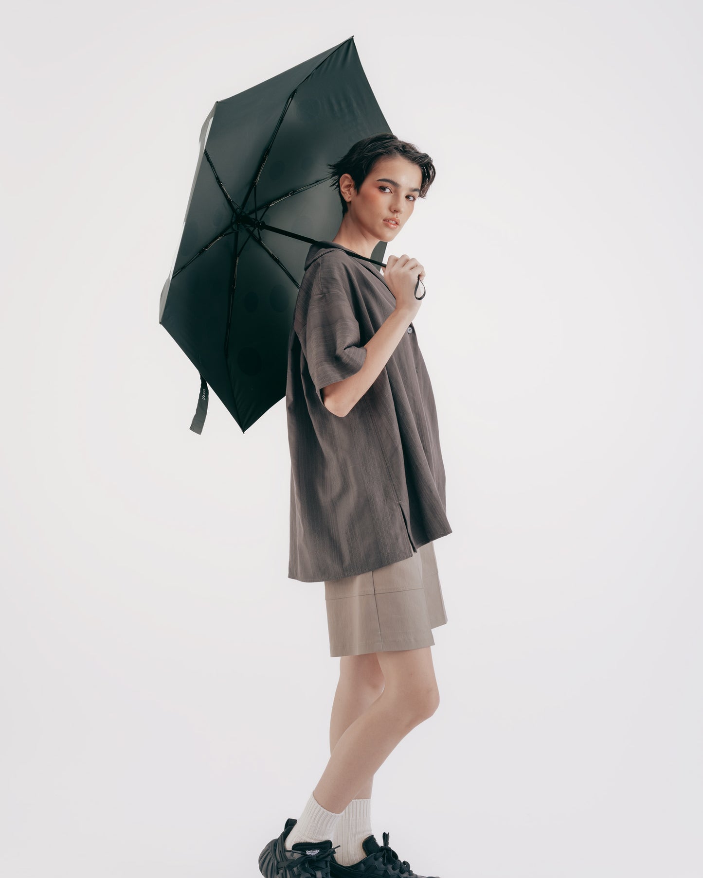 UUIN雨點碳纖輕量自動傘(灰綠)