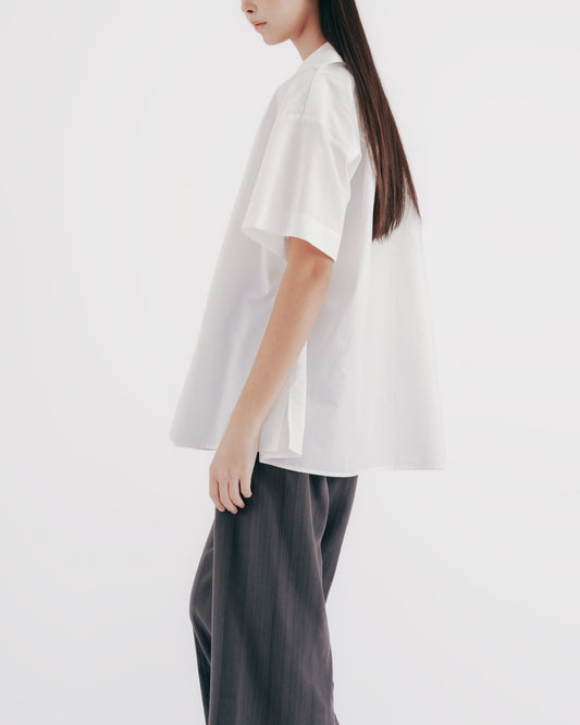 Unisex V-neck short-sleeved shirt (white) 