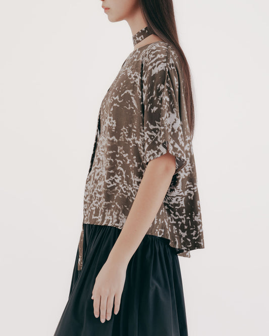 Gray-green patterned boat neck tie-sleeve top 
