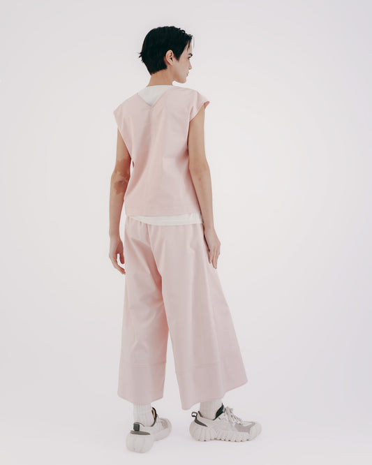 Tender pink mid-line A-line cropped pants 