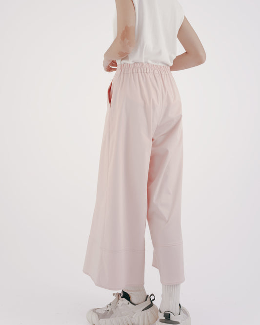 Tender pink mid-line A-line cropped pants 