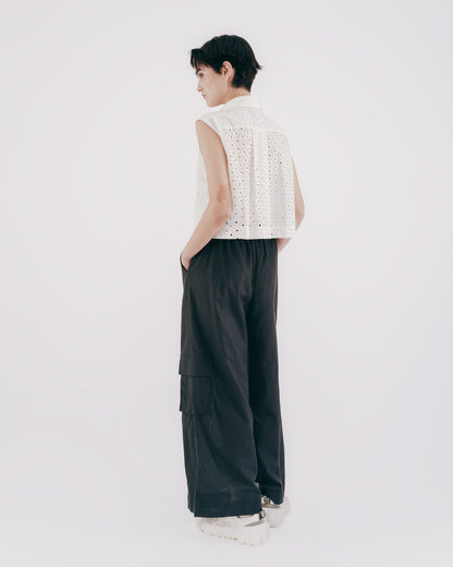 Japanese-style hole jacquard short sleeveless top (white) 
