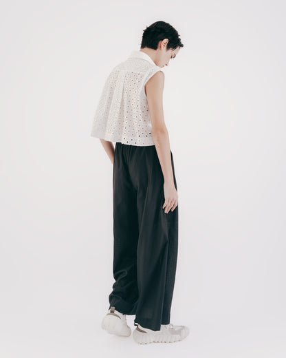 Japanese-style hole jacquard short sleeveless top (white) 
