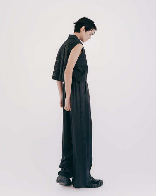 Japanese-style hole jacquard short sleeveless top (black) 