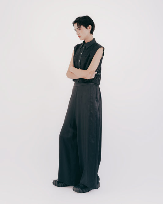 Japanese-style hole jacquard short sleeveless top (black) 