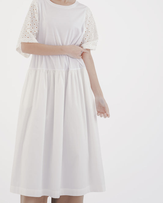 Japanese-style hole jacquard wave long dress (white) 