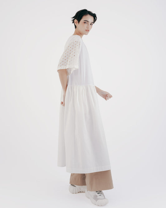 Japanese-style hole jacquard wave long dress (white) 