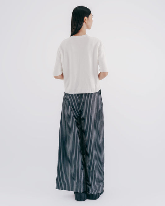 Lingshi Textured V-Neck Half-Sleeve Knit Top (White) 
