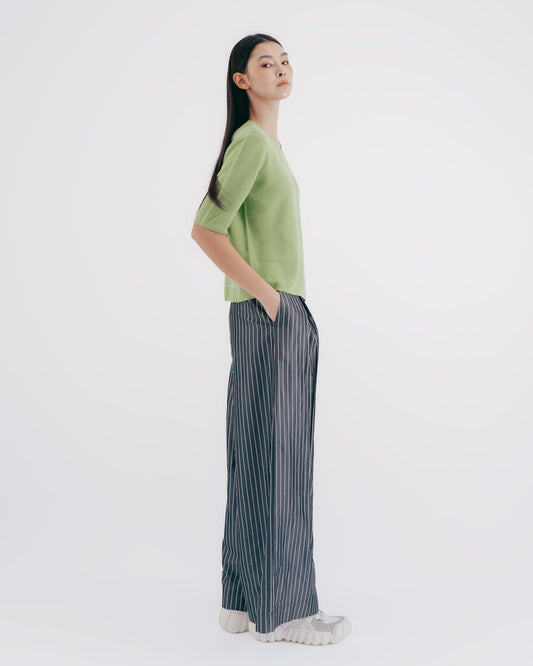 Lingshi Textured V-Neck Half-Sleeve Knit Top (Green) 