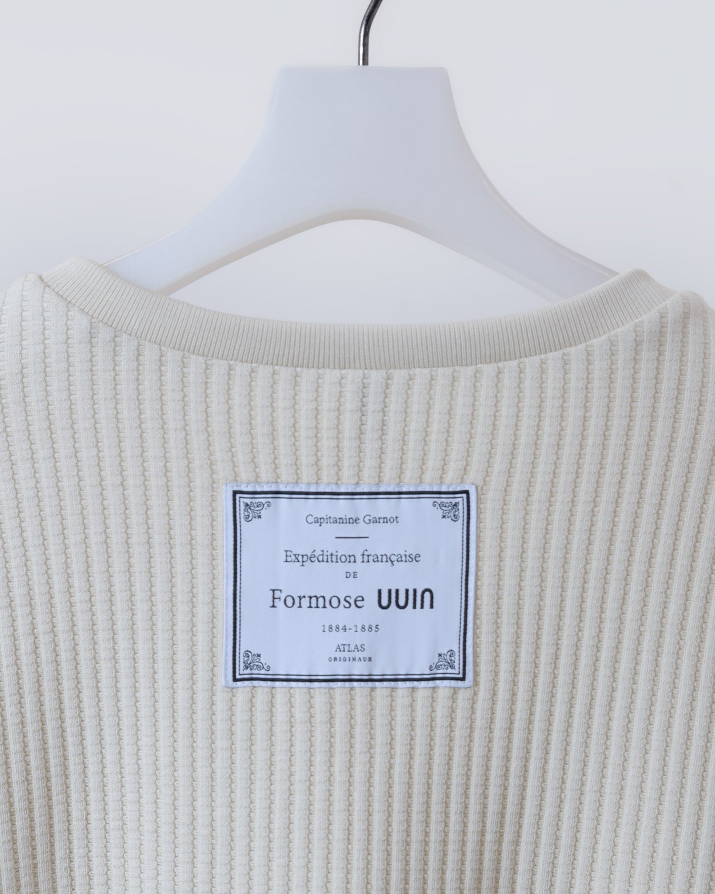 格紋織感圓領上衣(米黃)