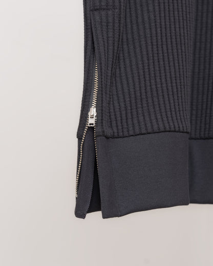 格紋織感圓領上衣(黑色)