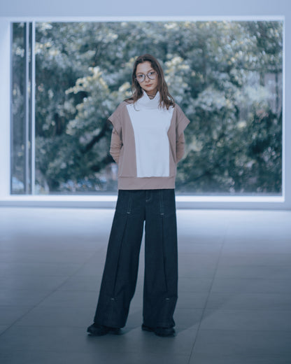 撞色高領剪接無袖上衣