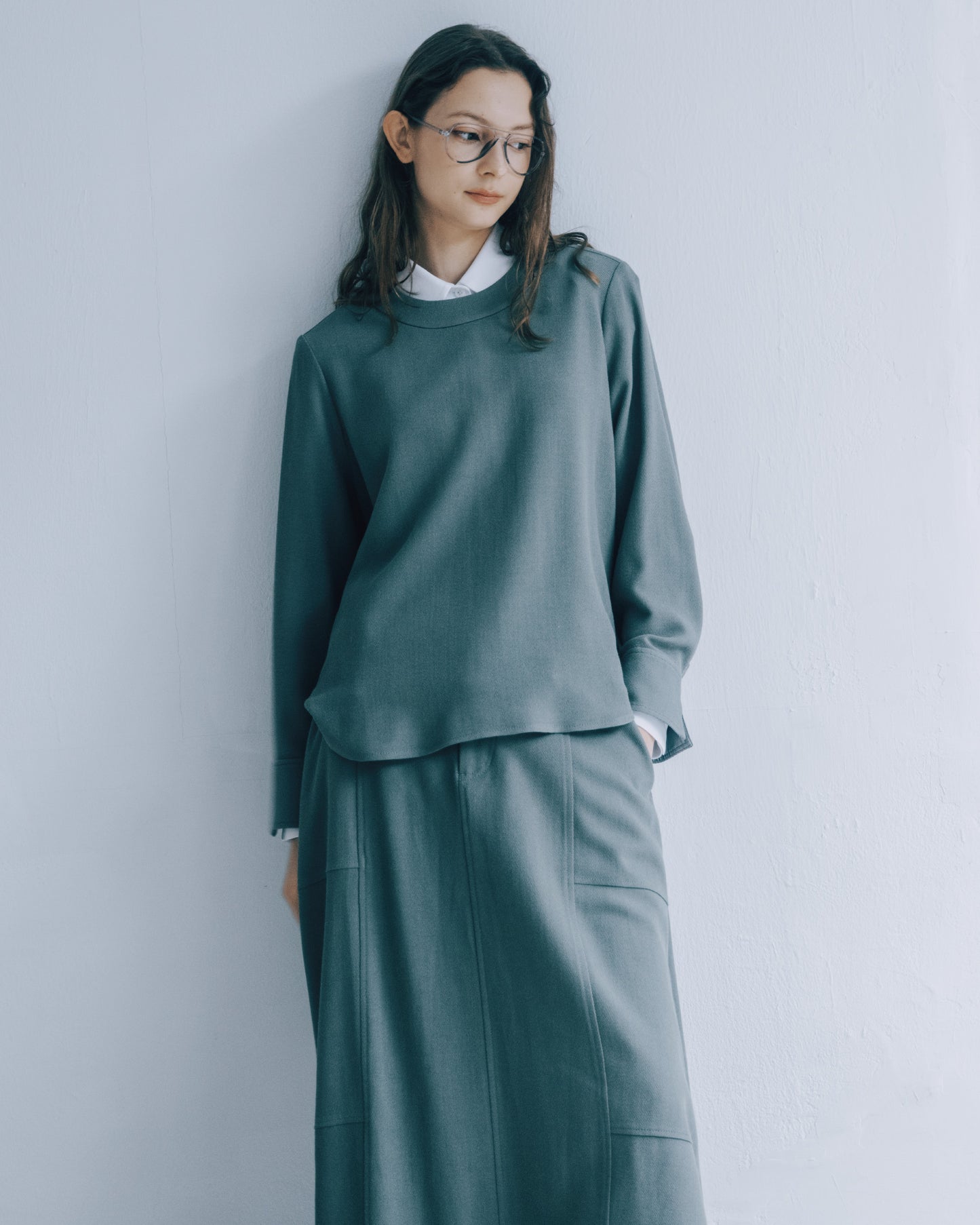 純色弧形剪裁長袖上衣(綠色)