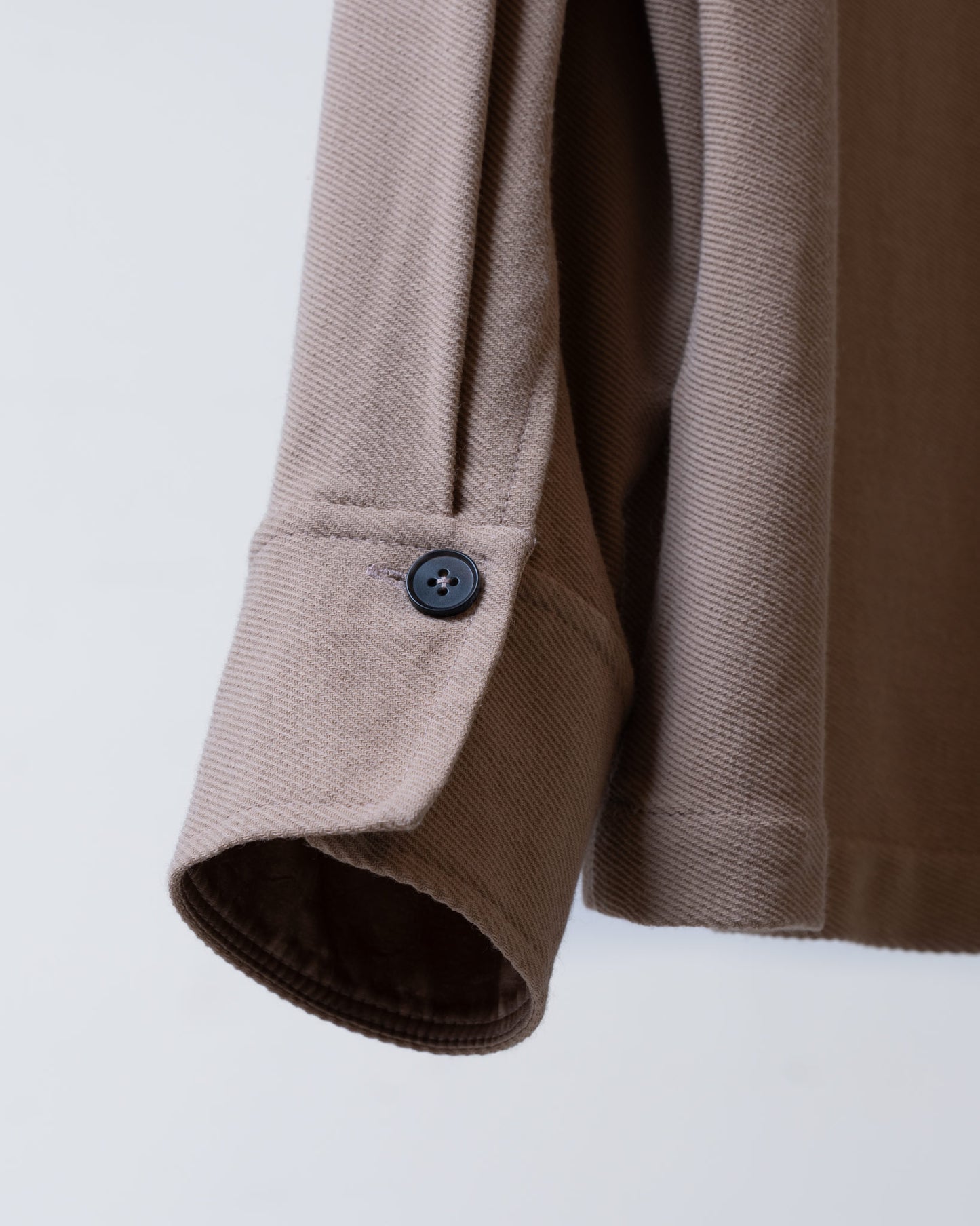 斜紋排釦高領上衣(卡其)