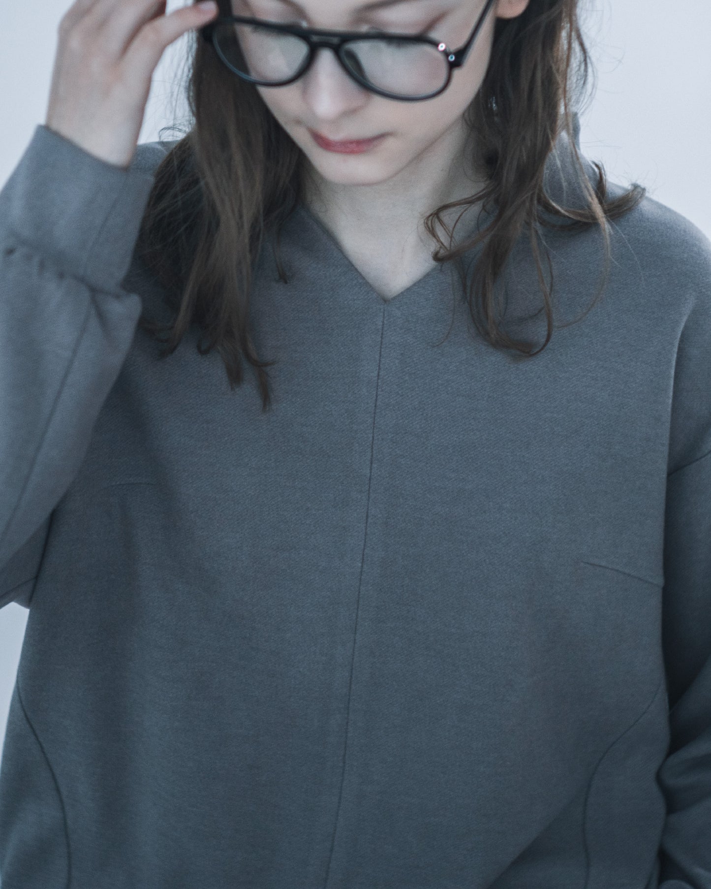 V領開口寬鬆上衣(深卡其)