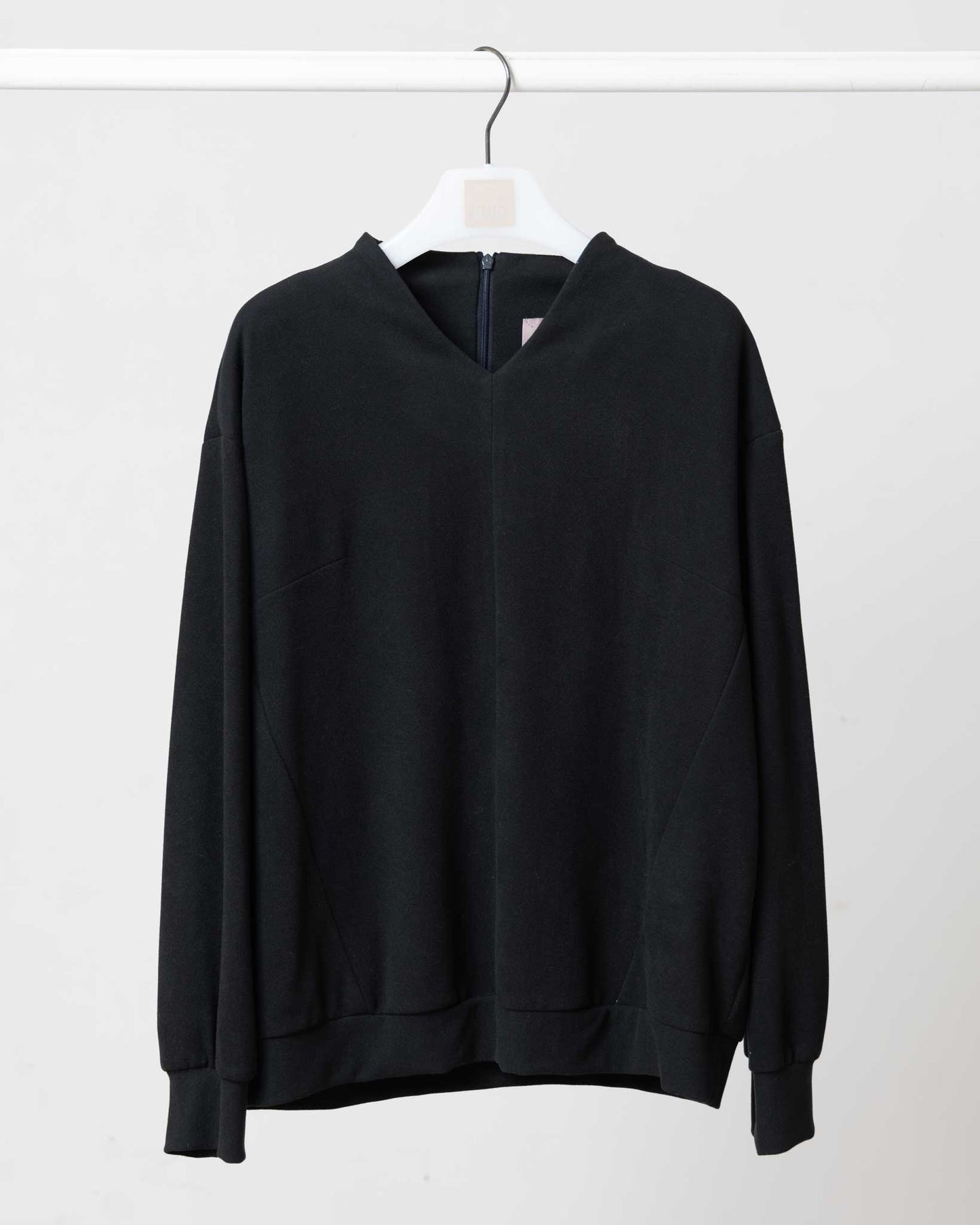 V領開口寬鬆上衣(黑色)