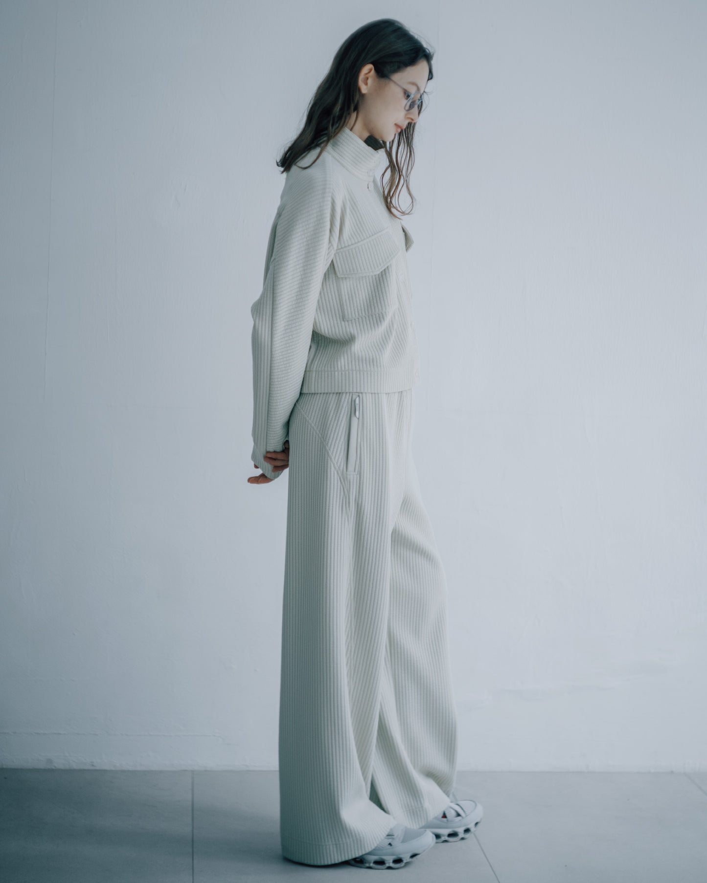 立領貼袋織紋外套(米黃)