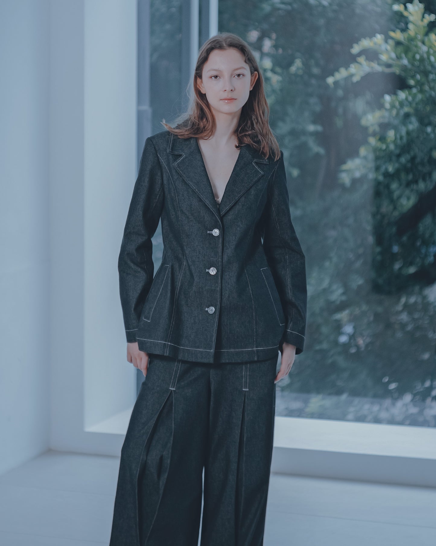 收腰挺版丹寧西裝外套(黑色)