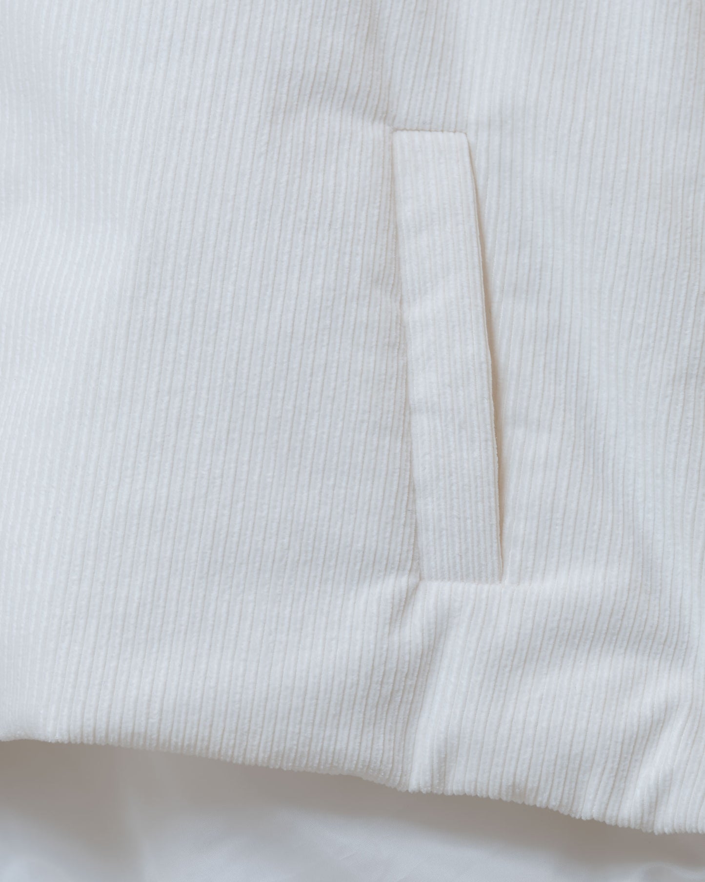 立領燈芯絨鋪棉背心(白色)