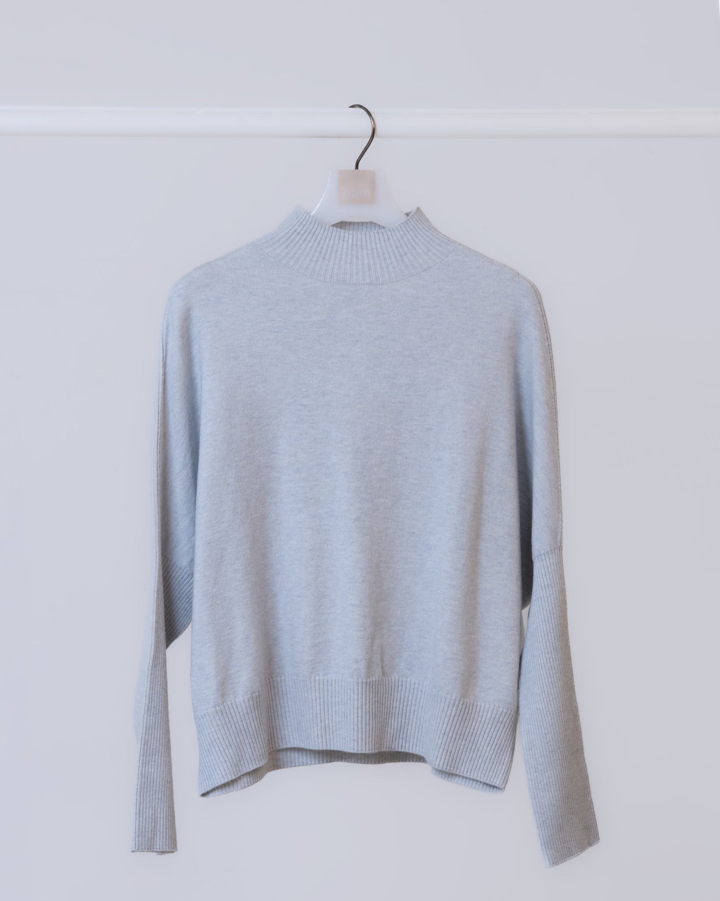 一體成型寬版連袖高領上衣(灰色)